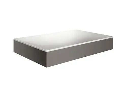 Waschbecken von AXOR mit flacher, rechteckiger Form, ohne sichtbare Hahnloch- und Überlauföffnungen. Oberfläche in gebürstetem Schwarzchrom.